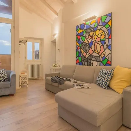 Casa Manoli דירה ורנה